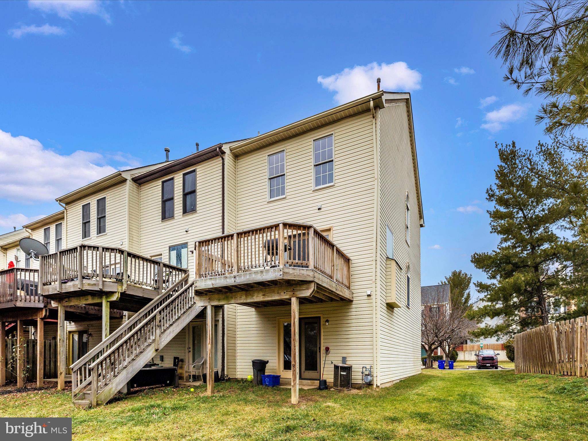 41 Victoria Square Frederick, MD 21702 - Photo 45 of 51 Exterior Back