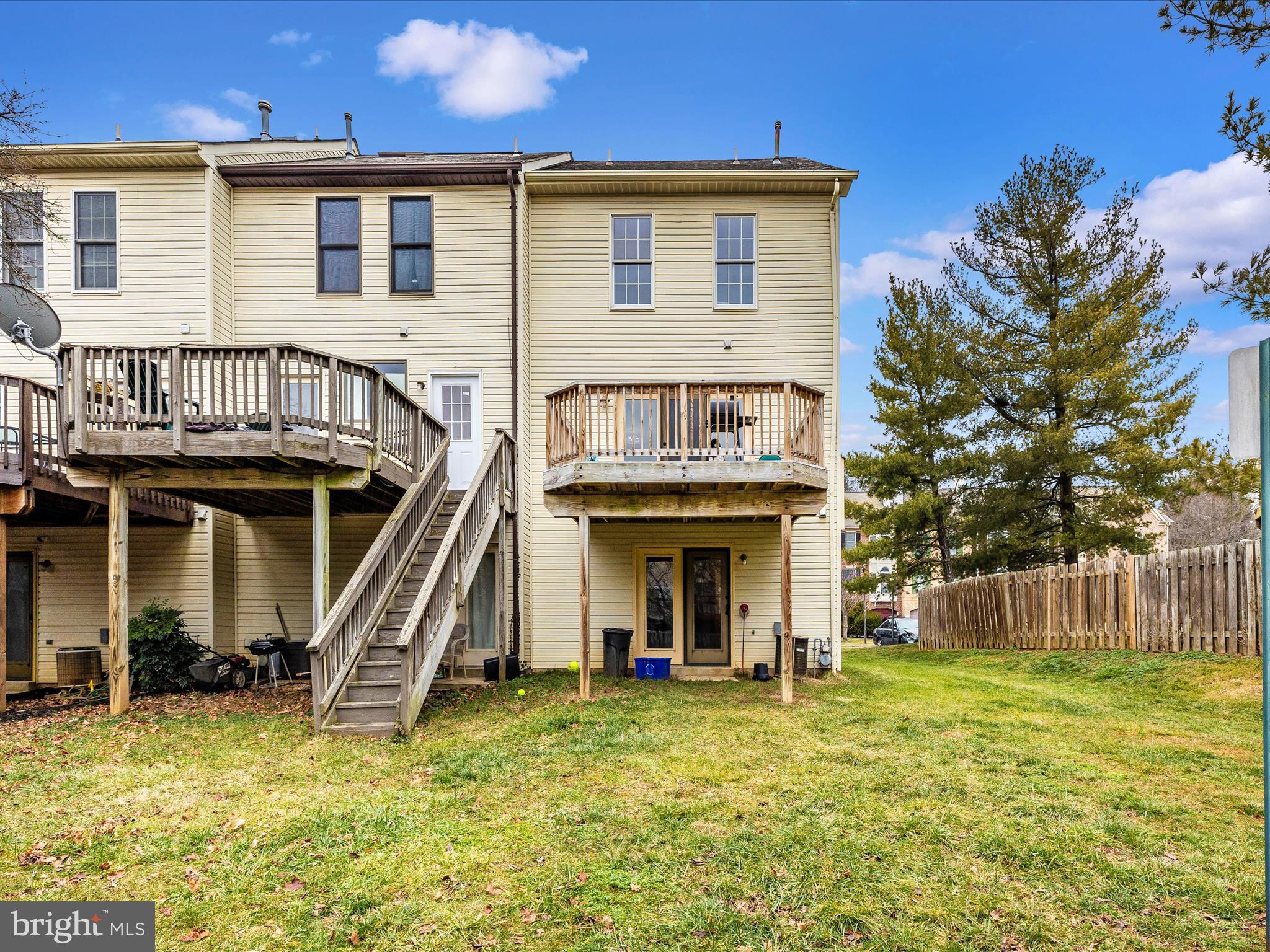 41 Victoria Square Frederick, MD 21702 - Photo 46 of 51 Exterior Back