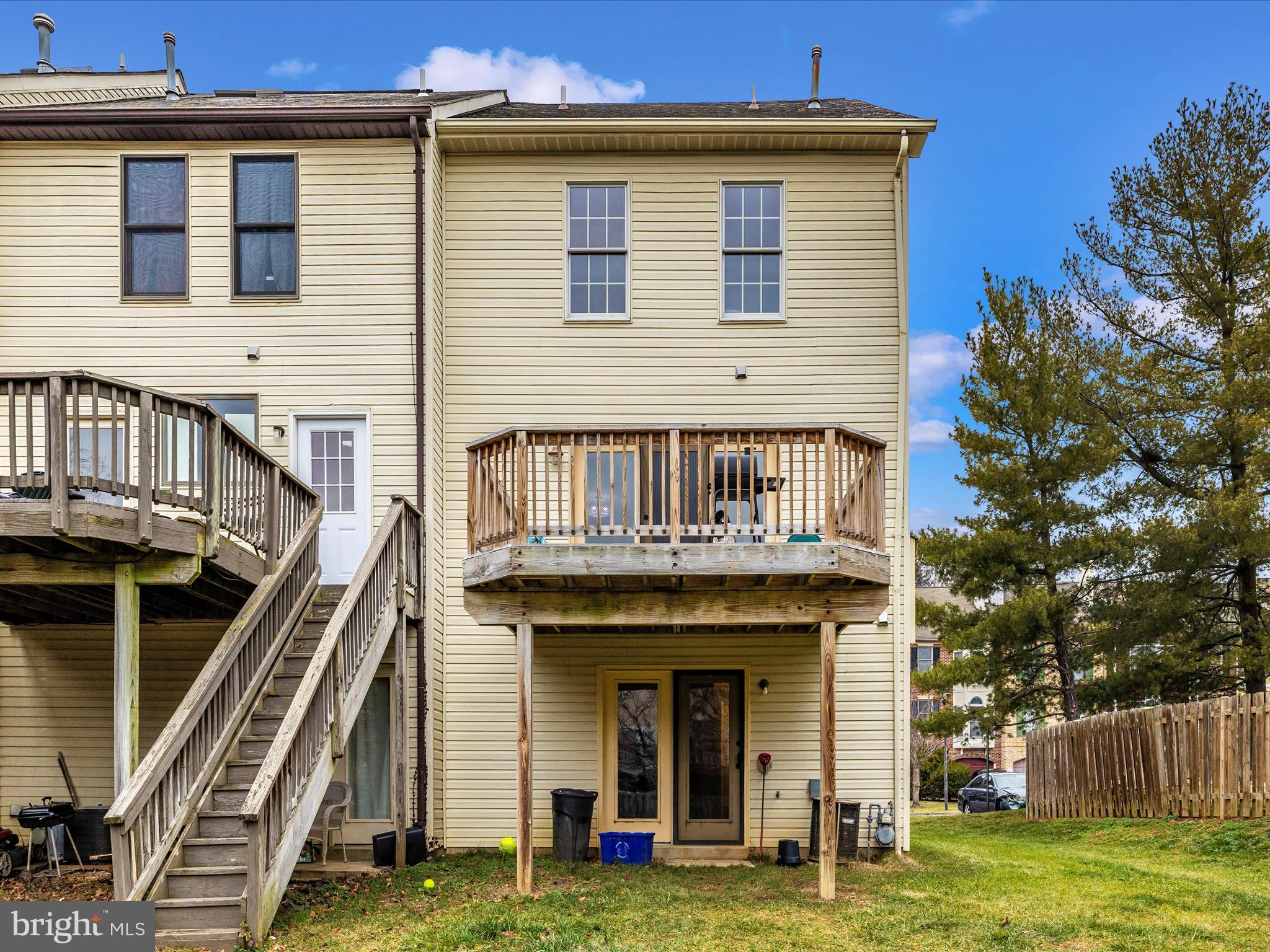 41 Victoria Square Frederick, MD 21702 - Photo 47 of 51 Exterior Back