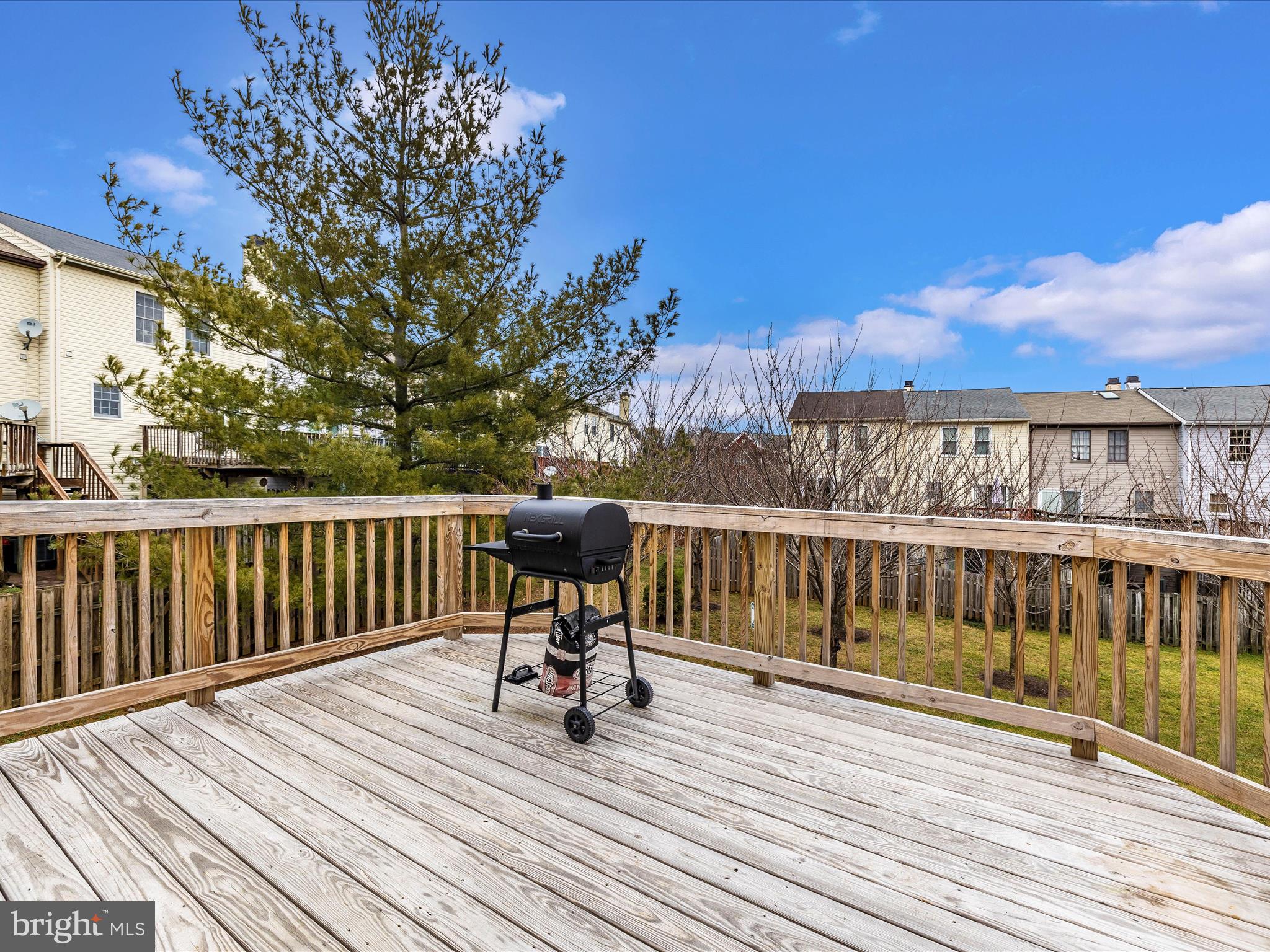 41 Victoria Square Frederick, MD 21702 - Photo 49 of 51 Exterior Deck