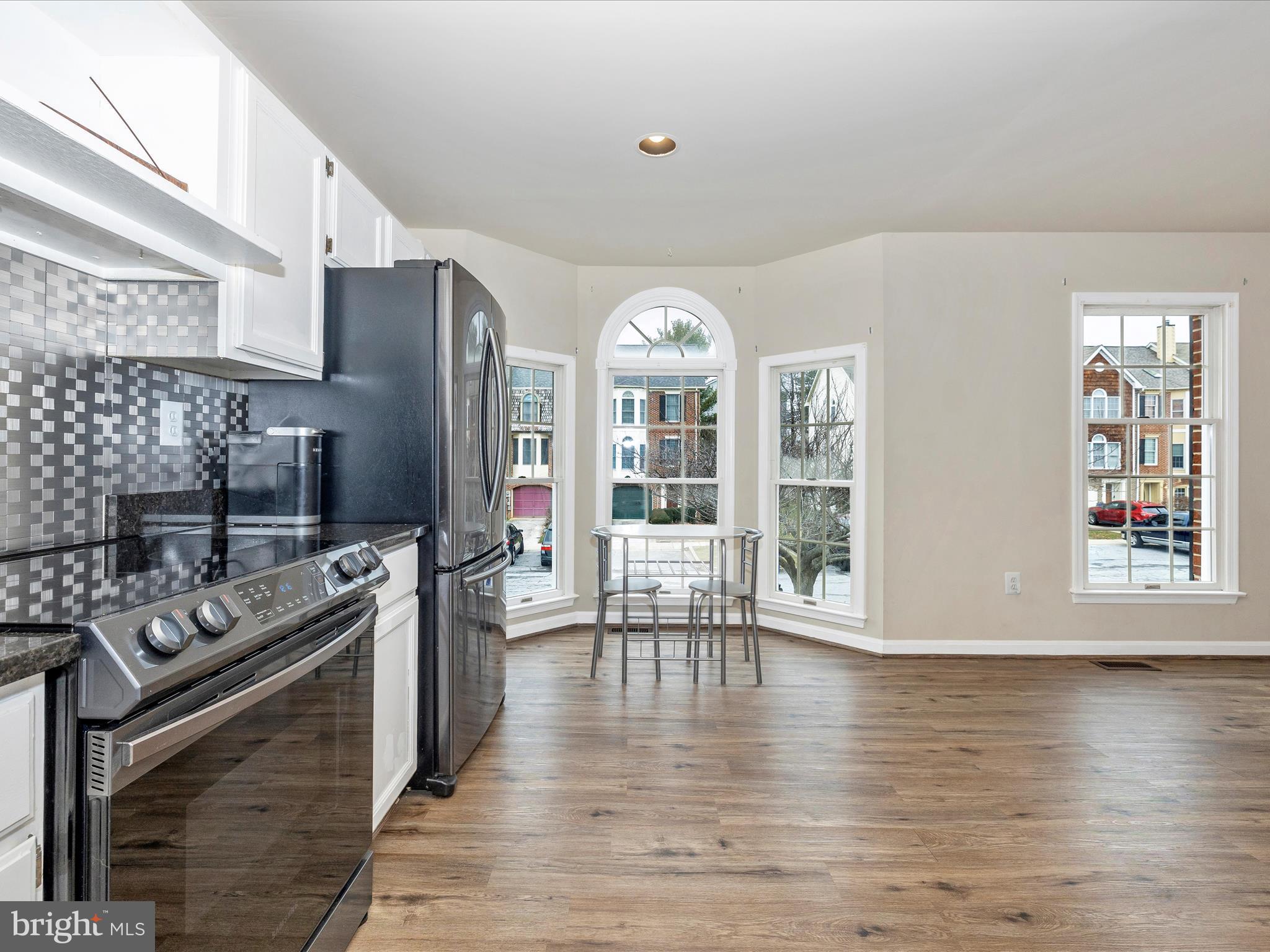 41 Victoria Square Frederick, MD 21702 - Photo 5 of 51 Kitchen