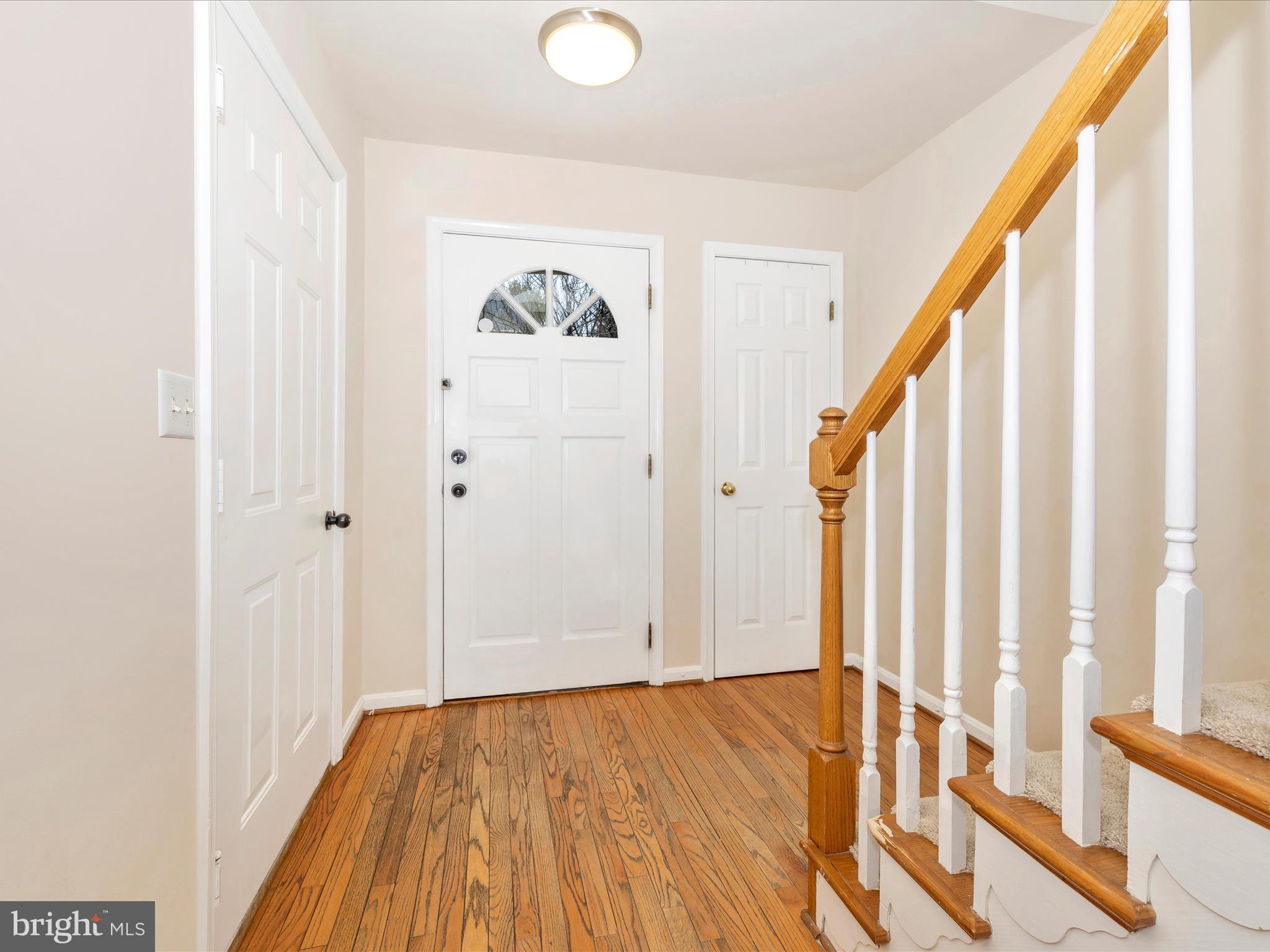 41 Victoria Square Frederick, MD 21702 - Photo 7 of 51 Entry