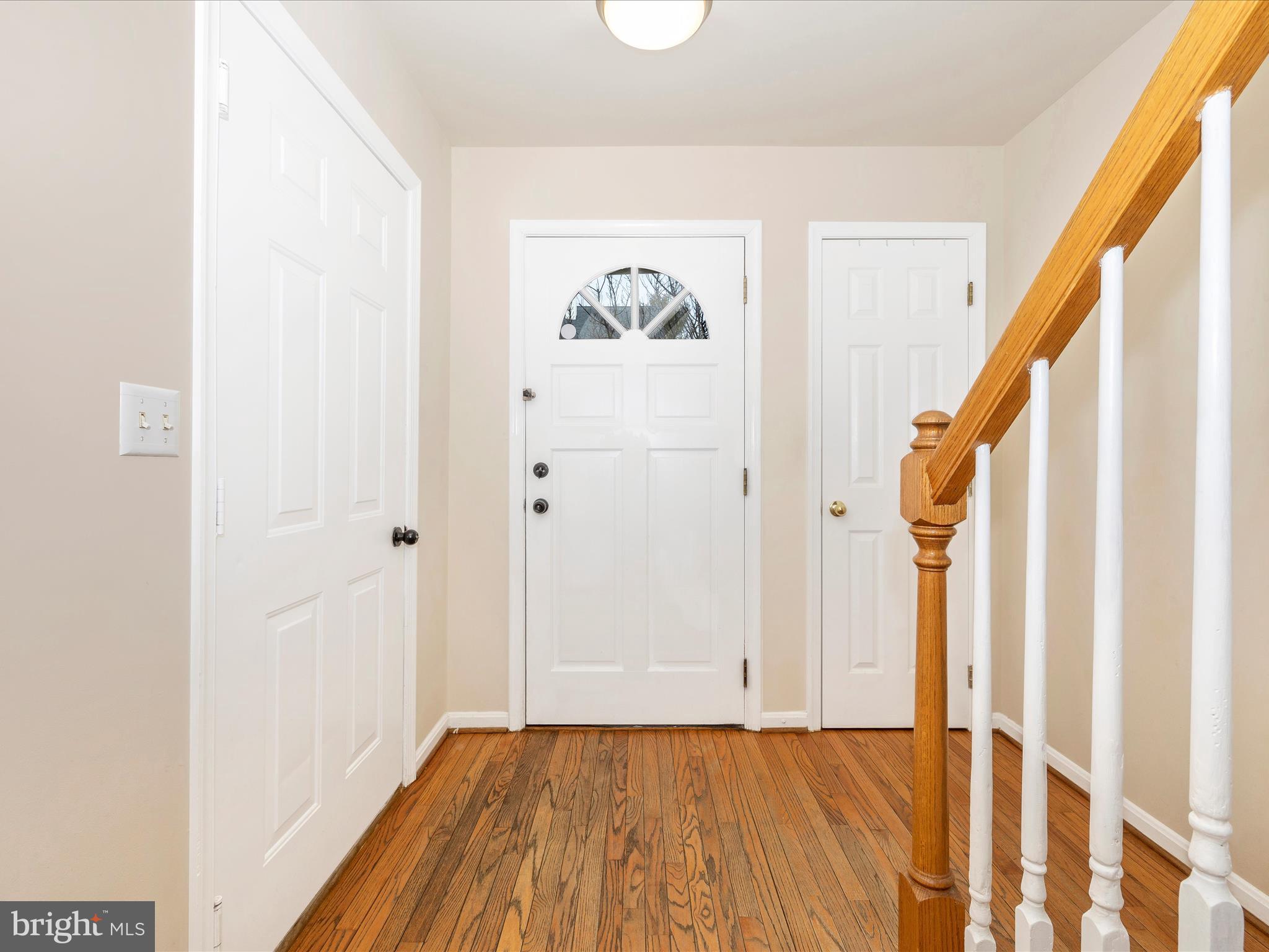 41 Victoria Square Frederick, MD 21702 - Photo 8 of 51 Entry