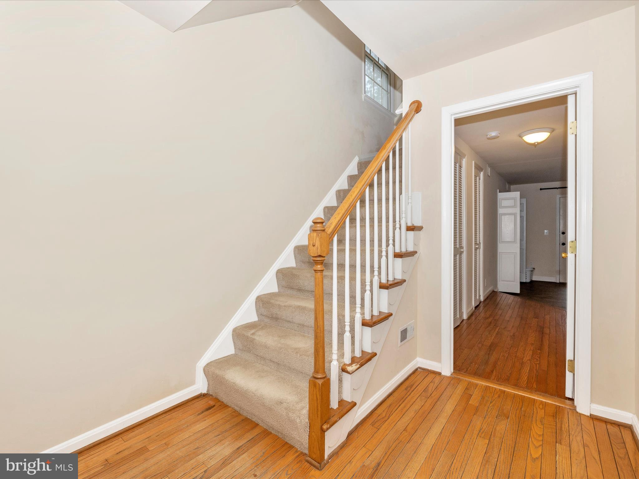 41 Victoria Square Frederick, MD 21702 - Photo 9 of 51 Entry