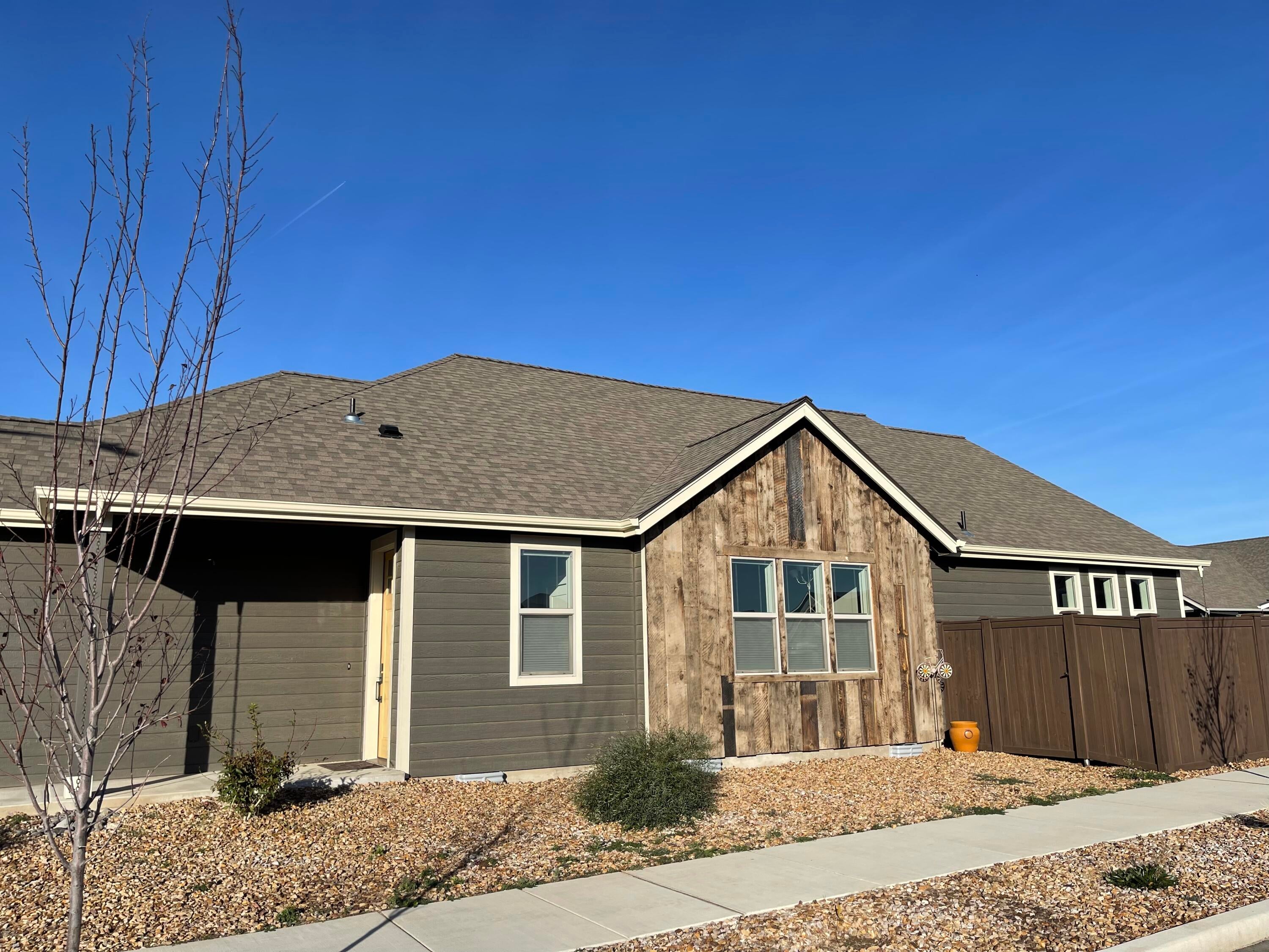 4198 Southwest 43rd Street Redmond, OR 97756 - Photo 3 of 37 Photo Nov 20, 2 29 08 PM
