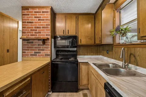 $329,900 | 7114 Oak Tree Drive Northeast, Fairview, TN 37062