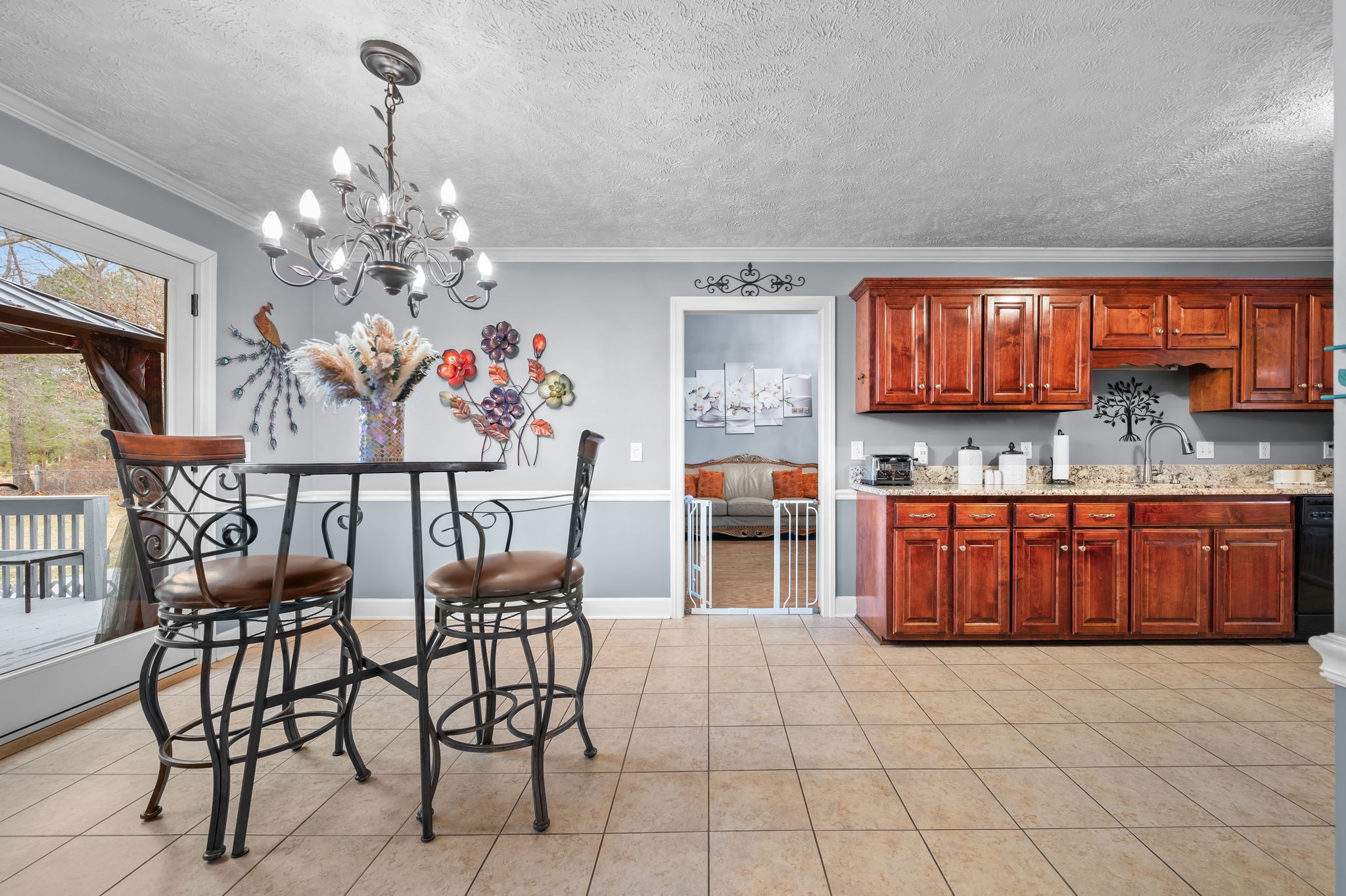 201 Oak Hollow Road Manchester, TN 37355 - Photo 17 of 43 a view of a kitchen and dining area