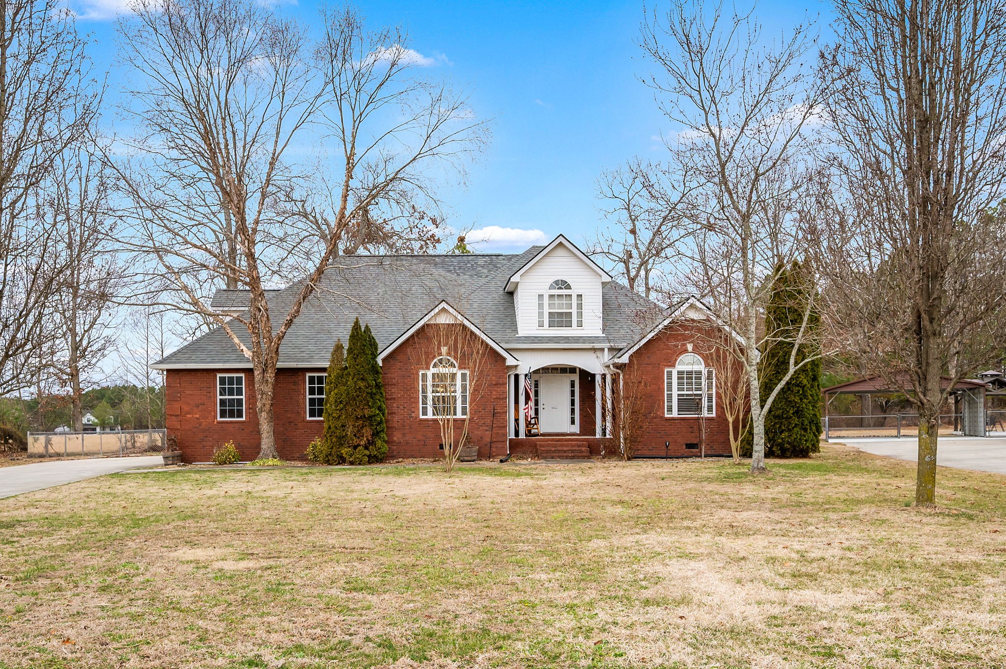 201 Oak Hollow Road Manchester, TN 37355 - Photo 36 of 43 a front view of a house with a yard