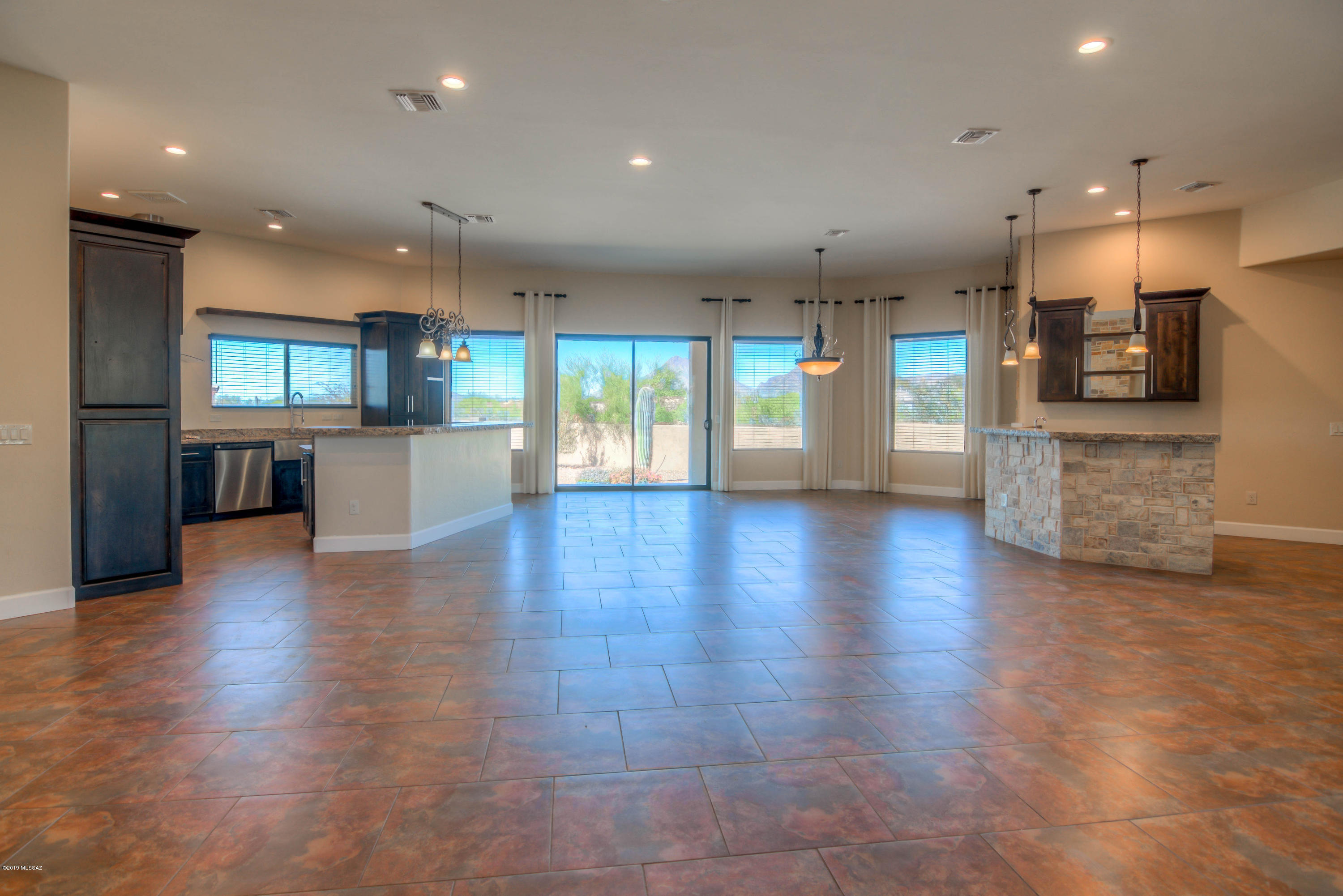 4996 Cat Mountain Road Tucson, AZ 85757 - Photo 6 of 32