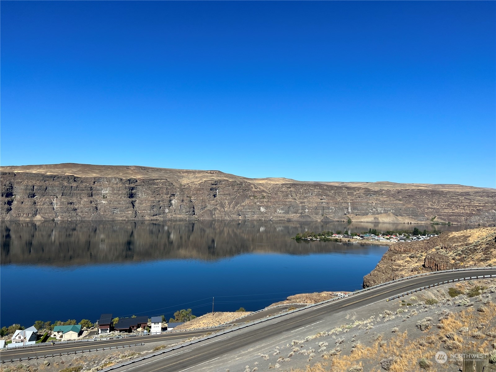 910 River Drive Quincy, WA 98848 - Photo 11 of 15 a view of a sky from a terrace
