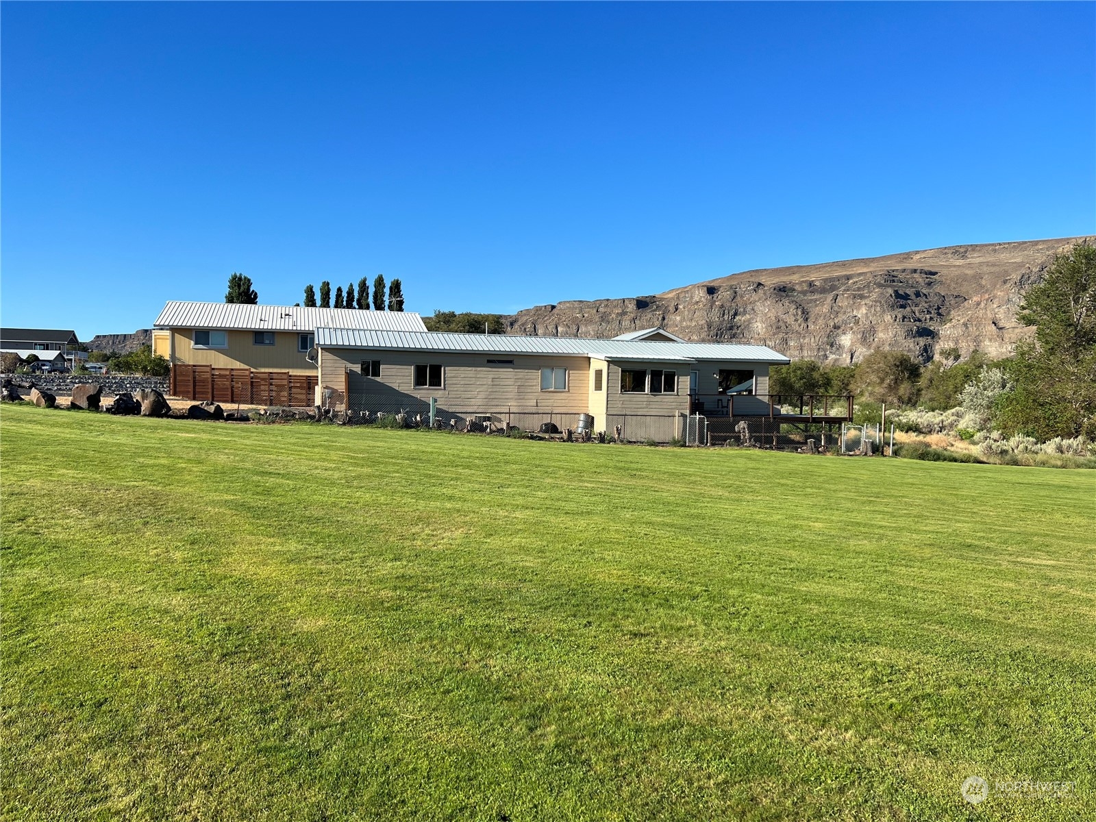 910 River Drive Quincy, WA 98848 - Photo 13 of 15 a view of a house with a big yard