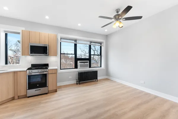 $1,695 | 1546 West Jonquil Terrace, Unit 307, Chicago, IL 60626