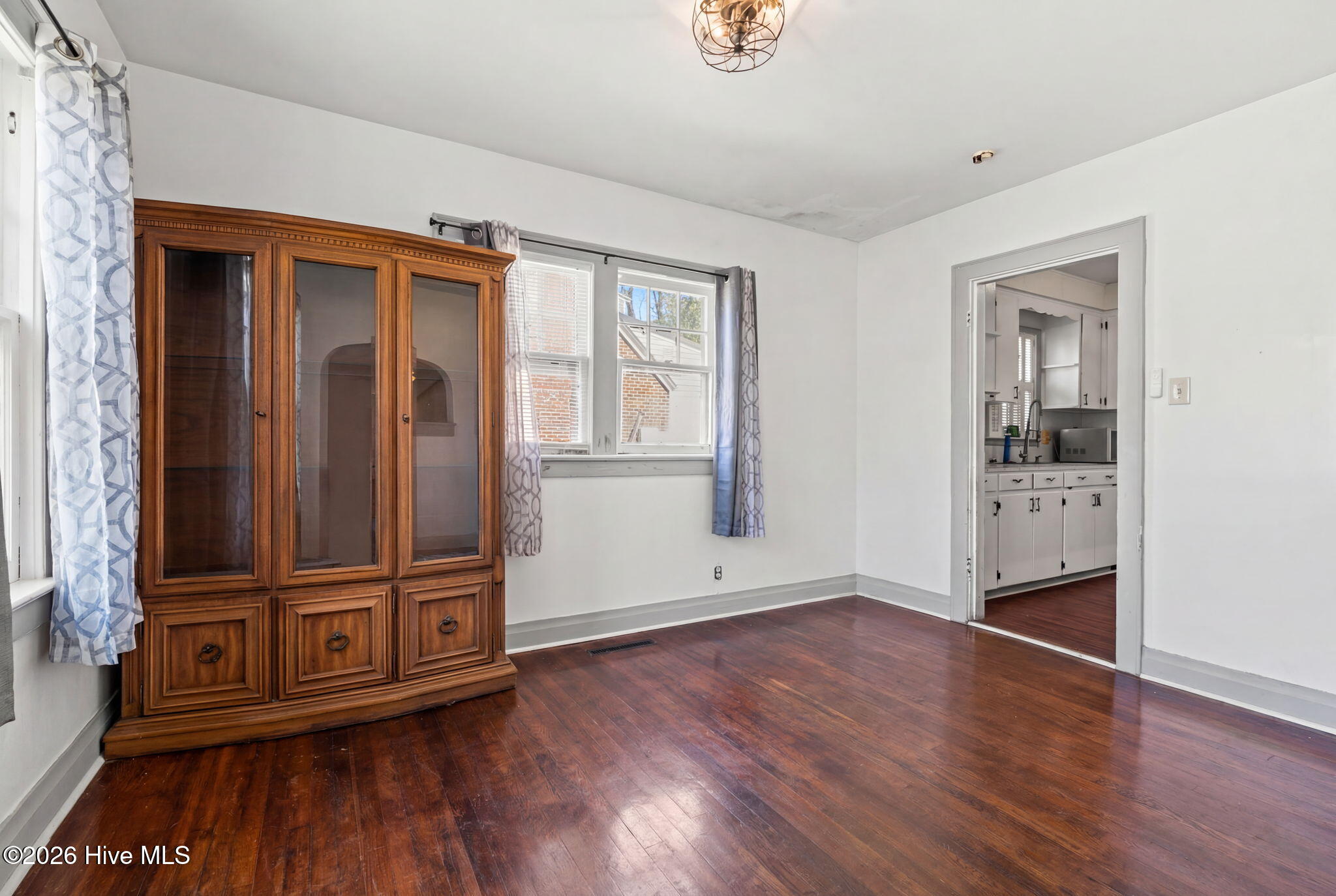 409 Hickman Road Tabor City, NC 28463 - Photo 8 of 40 26-web-or-mls-MPB06640_declutter_860f496