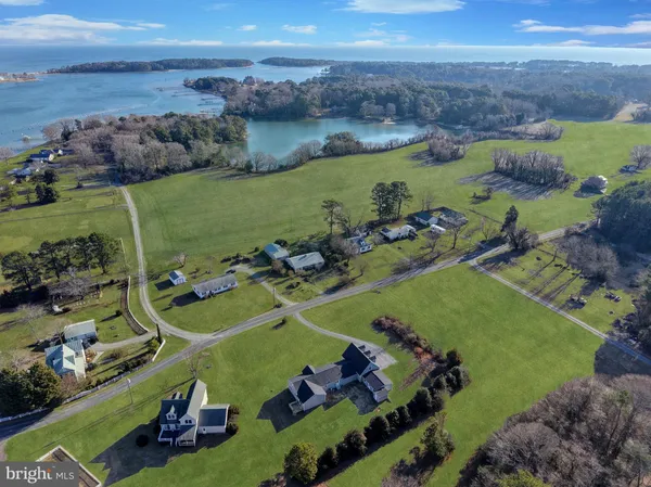 $749,900 | 2755 Sunnybank Road, Reedville, VA 22539