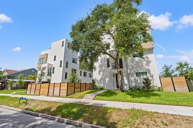 $4,585 | 320 15th Street North, St. Petersburg, FL 33705