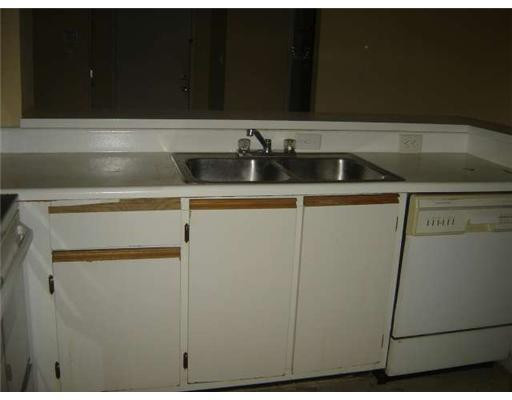 560 South Park Road, Unit 117 Hollywood, FL 33021 - Photo 5 of 8 a close view of sink