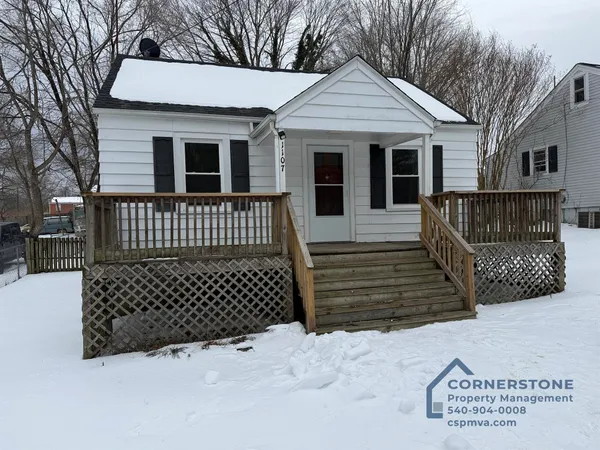$1,300 | 1107 Gearhart Road Southeast, Roanoke, VA 24014