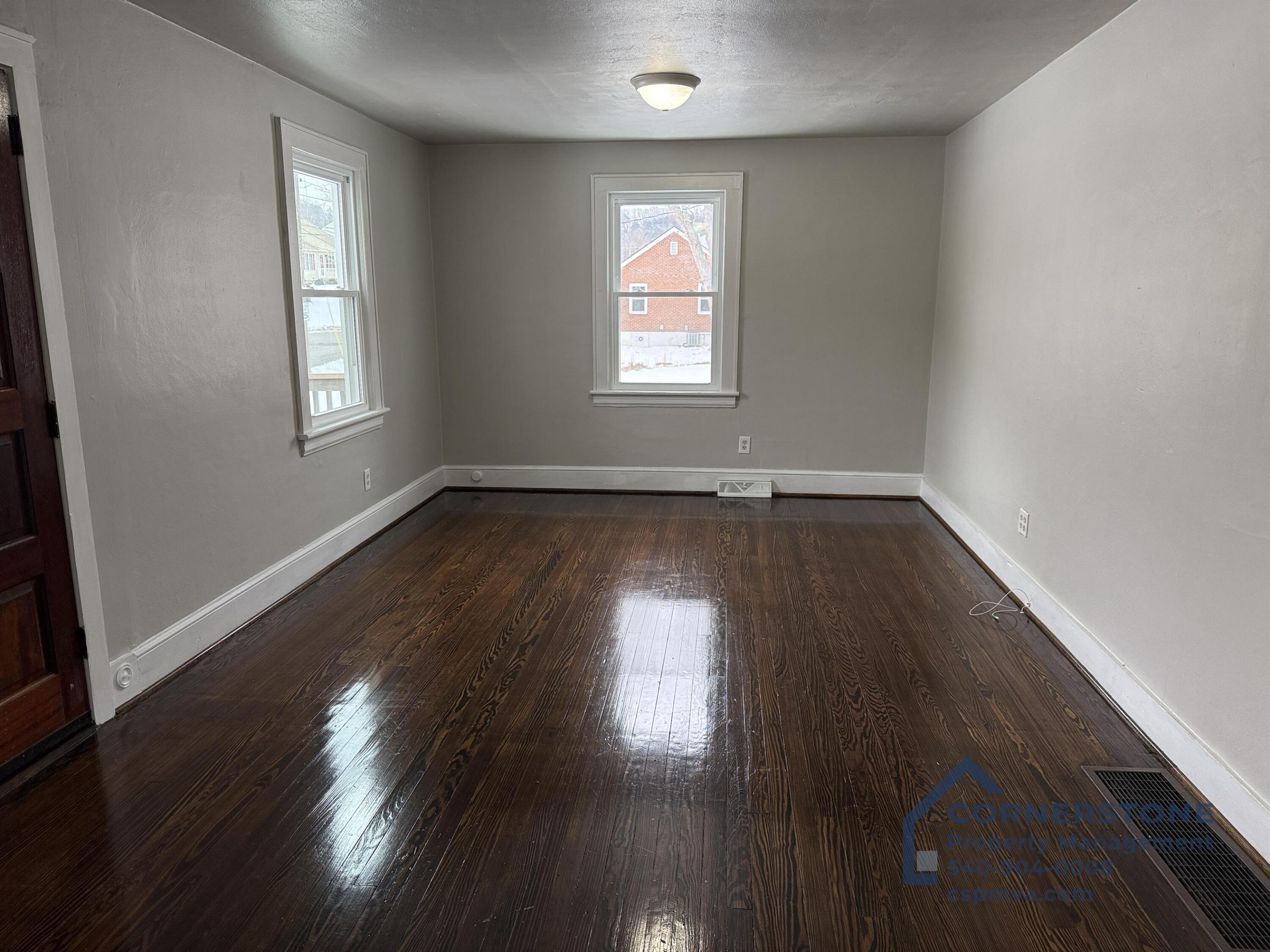 1107 Gearhart Road Southeast Roanoke, VA 24014 - Photo 6 of 13 IMG_0046