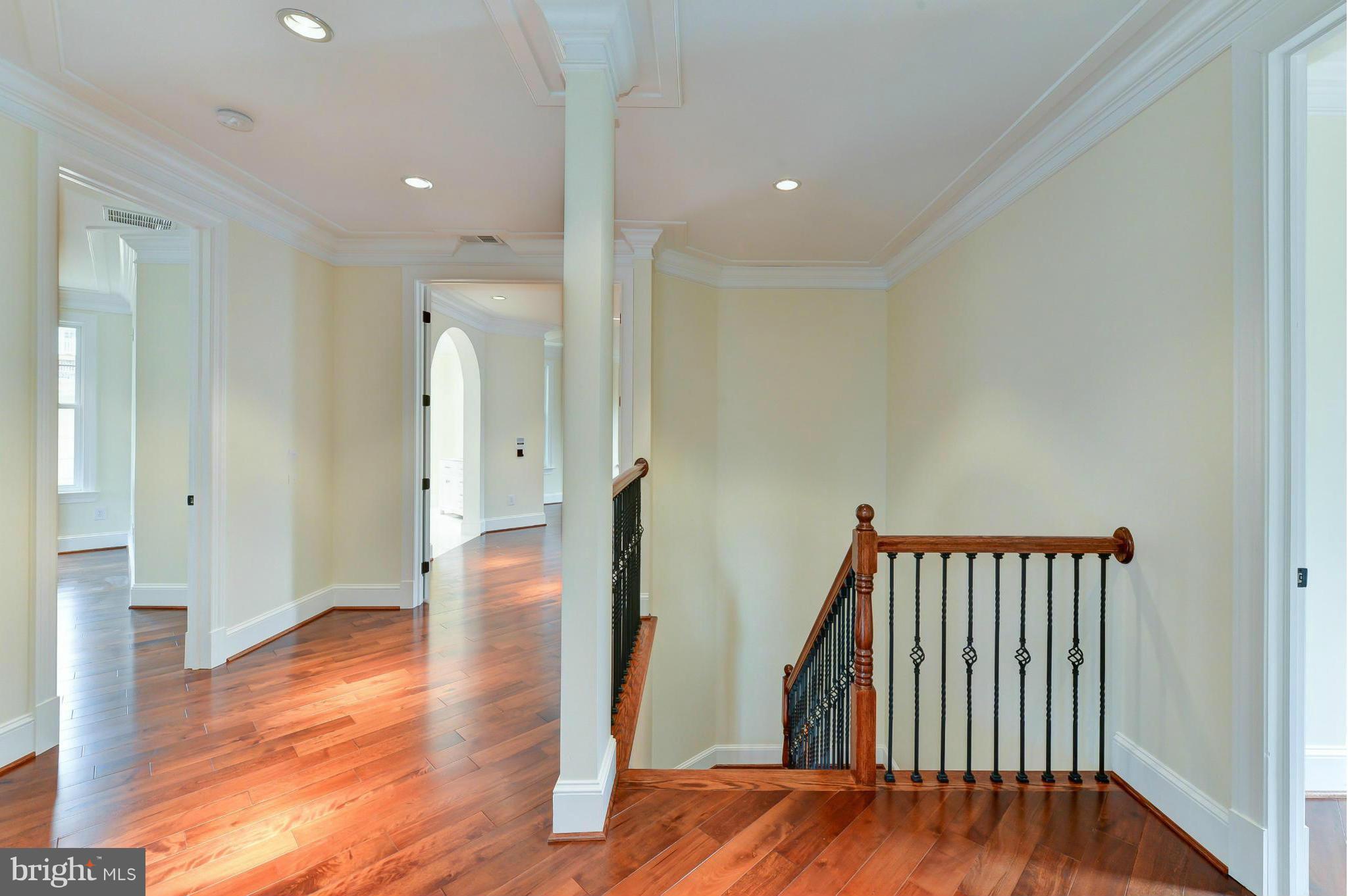 3309 Russell Road Alexandria, VA 22305 - Photo 25 of 30 Upper Hallway