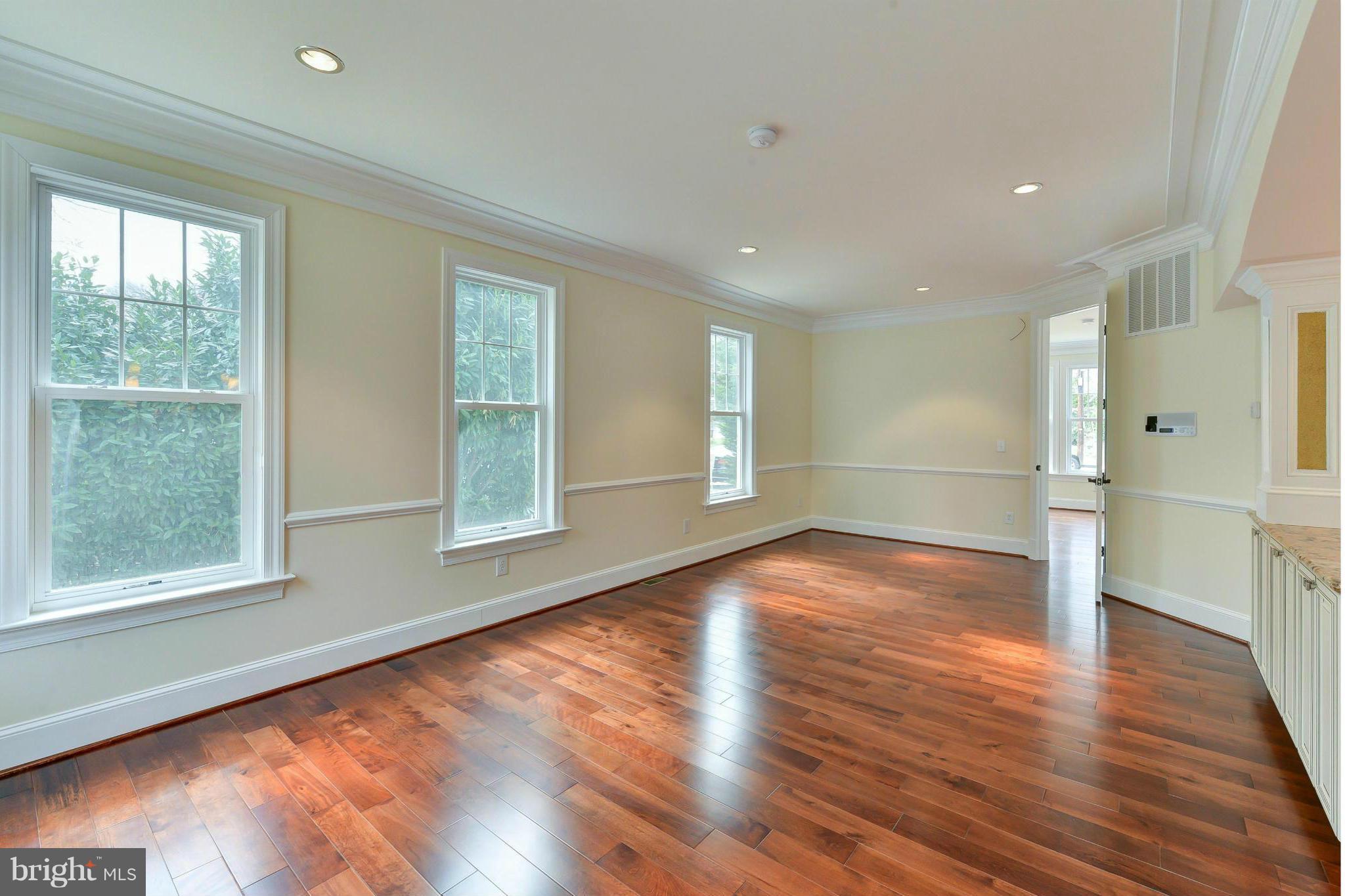3309 Russell Road Alexandria, VA 22305 - Photo 9 of 30 Family Room