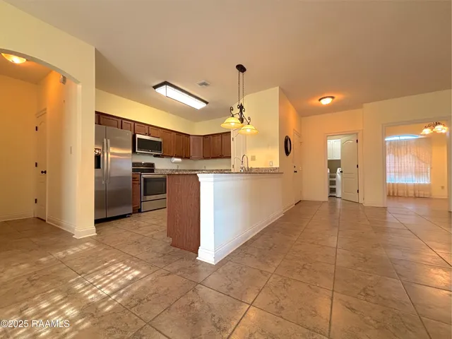 $367,800 | 603 Point Pleasant Drive, Berwick, LA 70342