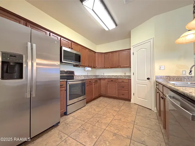 $367,800 | 603 Point Pleasant Drive, Berwick, LA 70342