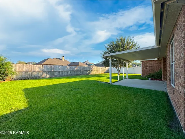 $367,800 | 603 Point Pleasant Drive, Berwick, LA 70342