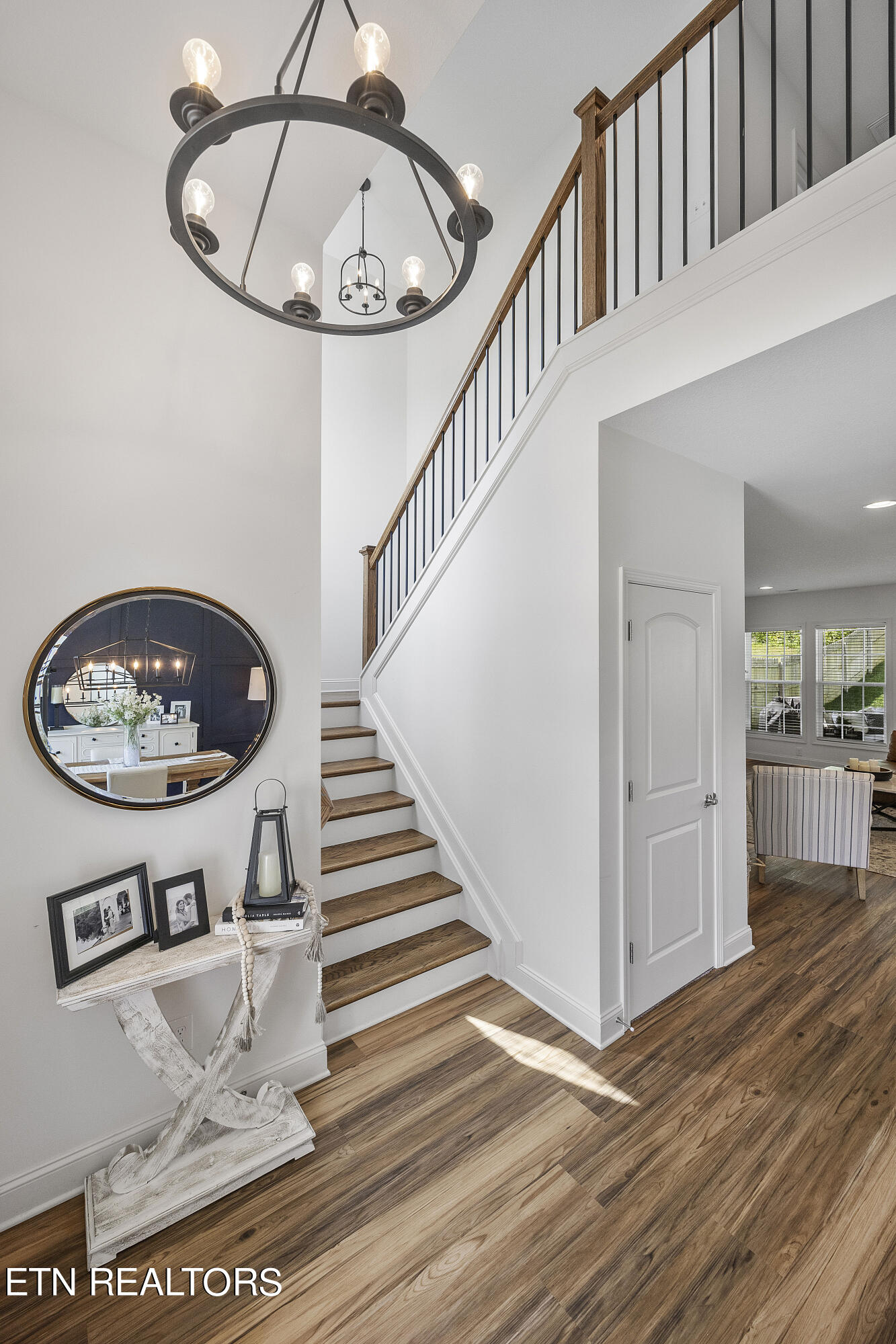 1542 Ridge Climber Road Knoxville, TN 37922 - Photo 3 of 35 Foyer