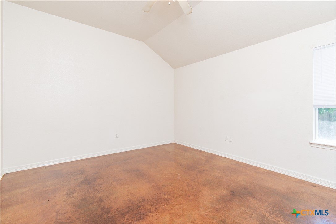 3104 Baldwin Loop, Unit B Killeen, TX 76549 - Photo 15 of 19 a view of empty room