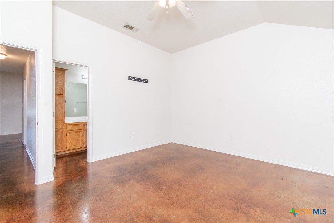 3104 Baldwin Loop, Unit B Killeen, TX 76549 - Photo 16 of 19 a view of an empty room