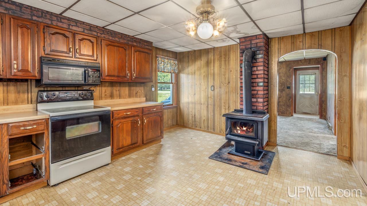 4047 D Road Bark River, MI 49807 - Photo 10 of 22