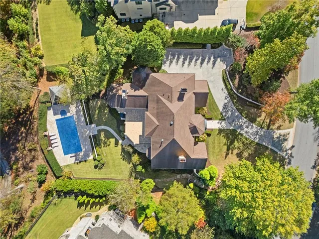a view of a entryway with furniture