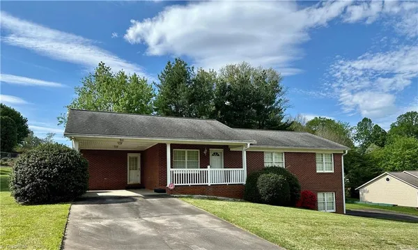 $335,000 | 860 Green Acres Myers Street, Millers Creek, NC 28651