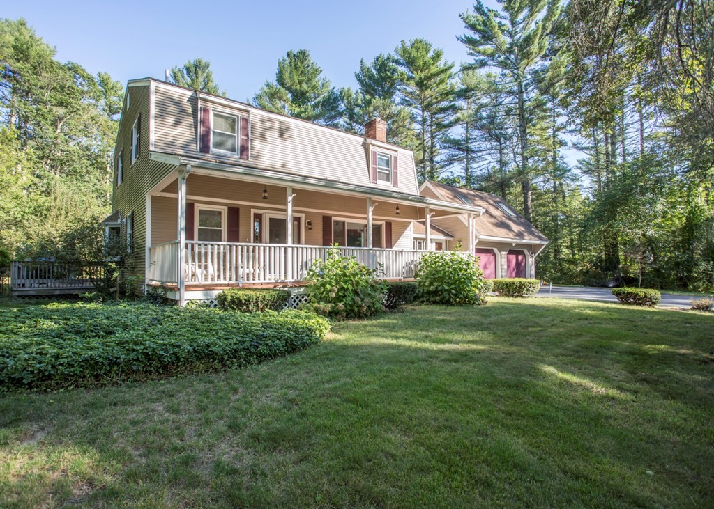 138 Sarah Sherman Road Rochester, MA 02770 - Photo 1 of 30 a front view of house with yard and green space