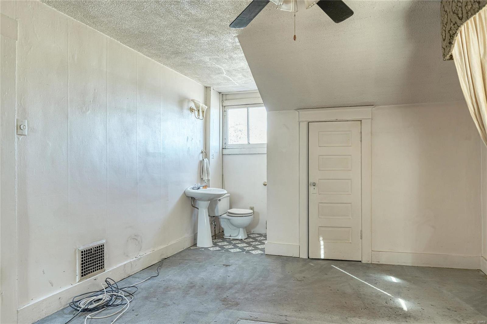 4013 North Hanley Road St. Louis, MO 63121 - Photo 14 of 28 Gallery Image 14