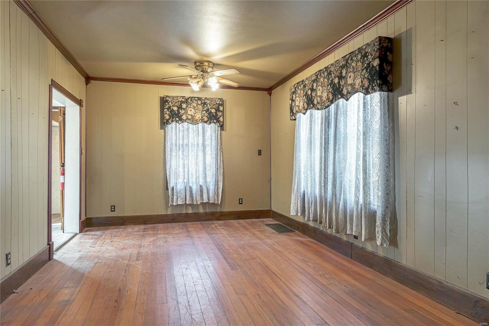 4013 North Hanley Road St. Louis, MO 63121 - Photo 6 of 28 Gallery Image 6