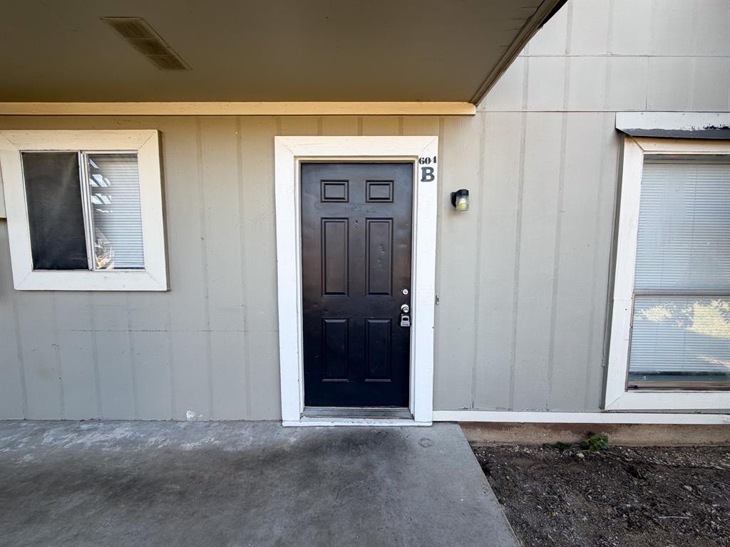 604 Walter Stephenson Road, Unit B Midlothian, TX 76065 - Photo 2 of 10