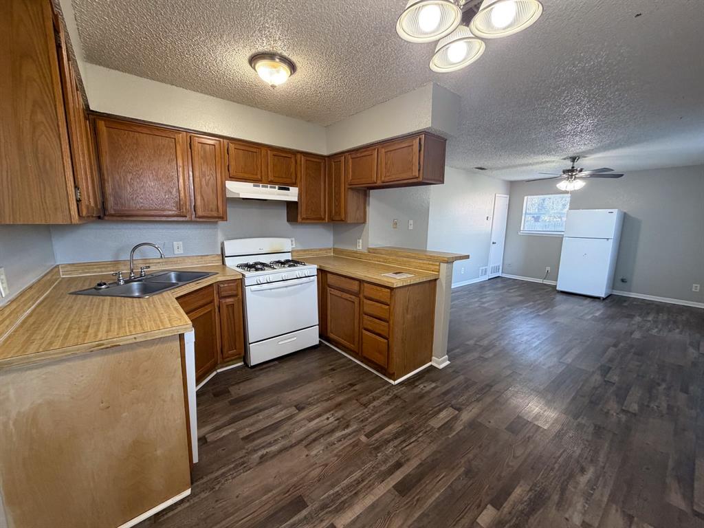 604 Walter Stephenson Road, Unit B Midlothian, TX 76065 - Photo 4 of 10