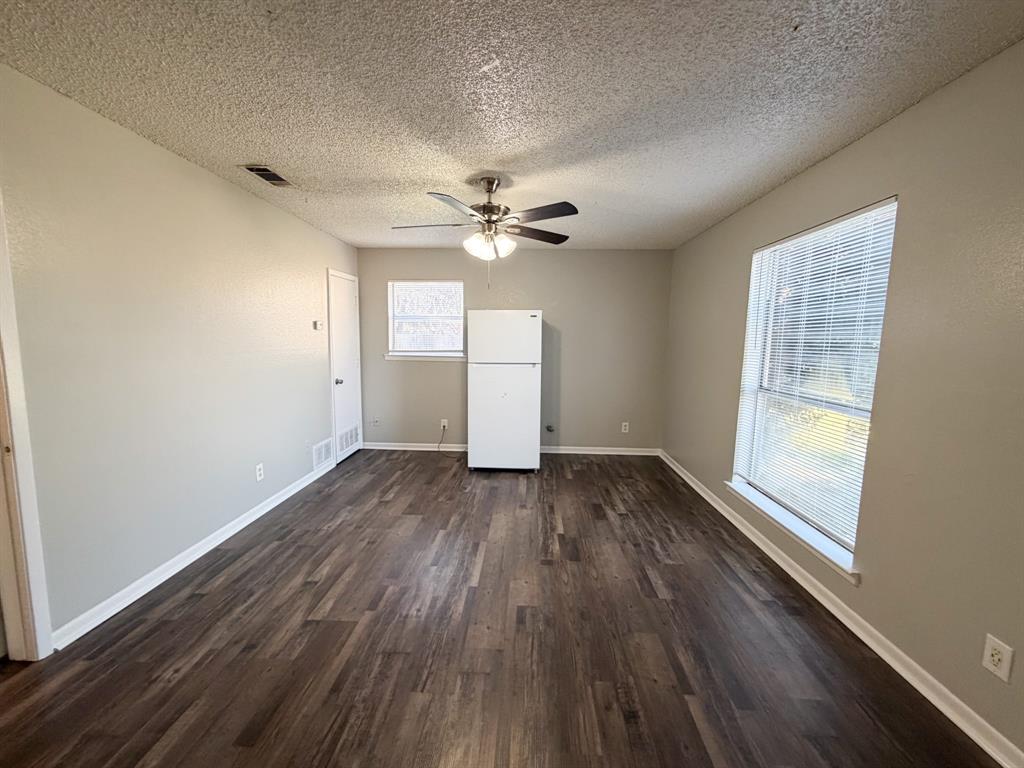 604 Walter Stephenson Road, Unit B Midlothian, TX 76065 - Photo 5 of 10