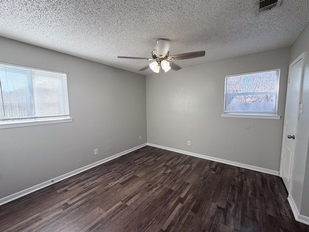 604 Walter Stephenson Road, Unit B Midlothian, TX 76065 - Photo 8 of 10