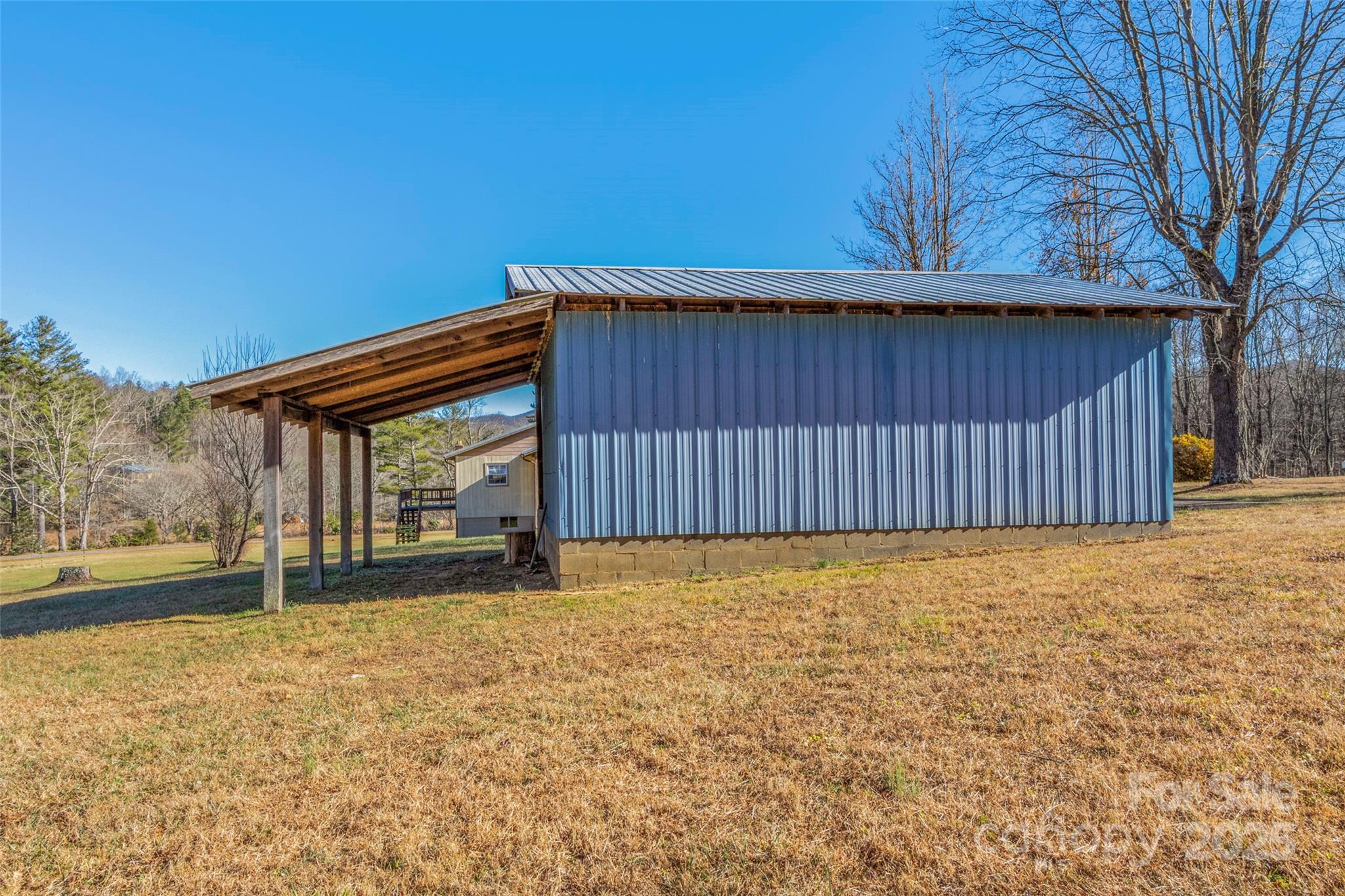 1879 White Oak Road Burnsville, NC 28714 - Photo 6 of 37 a view of an outdoor space and deck