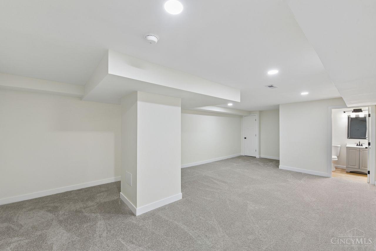 357 Meadowcrest Road Cincinnati, OH 45231 - Photo 43 of 61