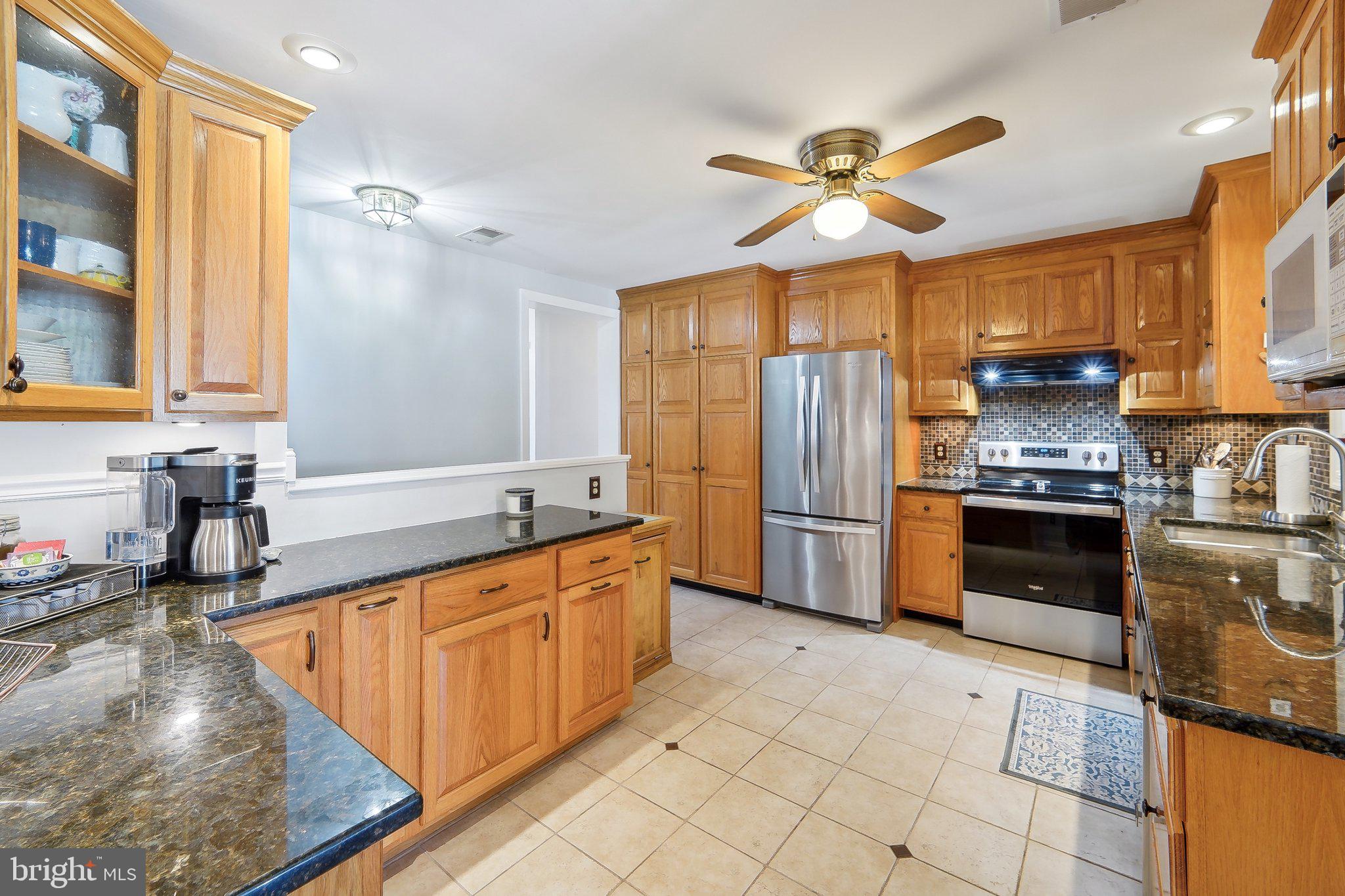 Solid Oak Cabinetry