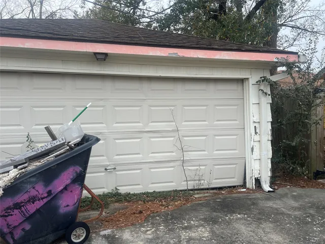 $250,000 | 6023 Lattimer Drive, Houston, TX 77035