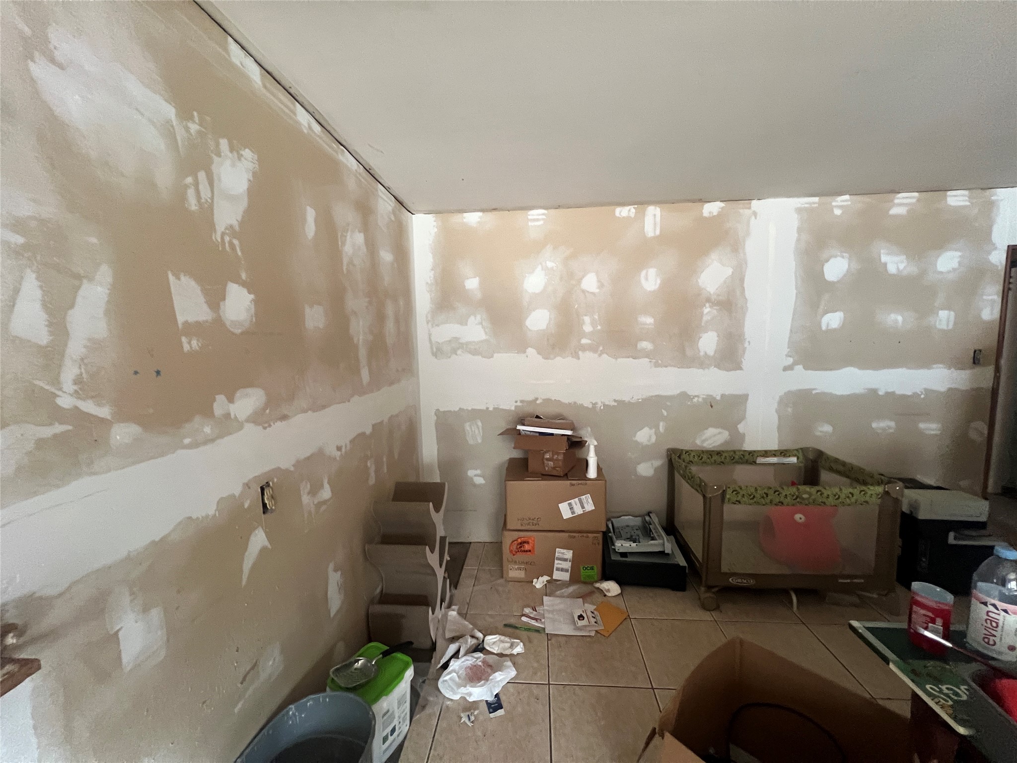 6023 Lattimer Drive Houston, TX 77035 - Photo 2 of 15 a living room with furniture and a floor to ceiling window