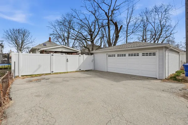 $215,000 | 2749 Broadway Street, Blue Island, IL 60406