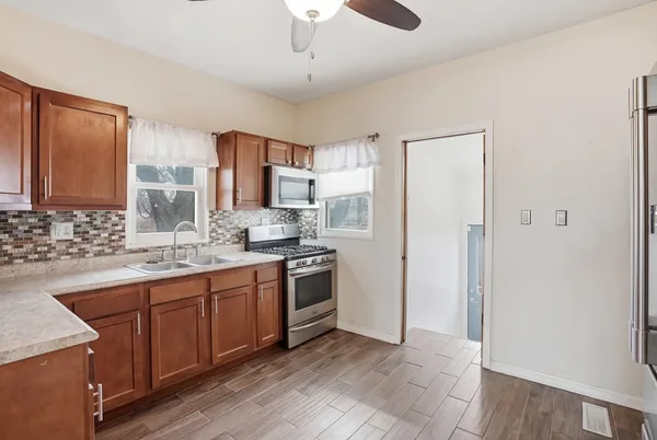 $215,000 | 2749 Broadway Street, Blue Island, IL 60406