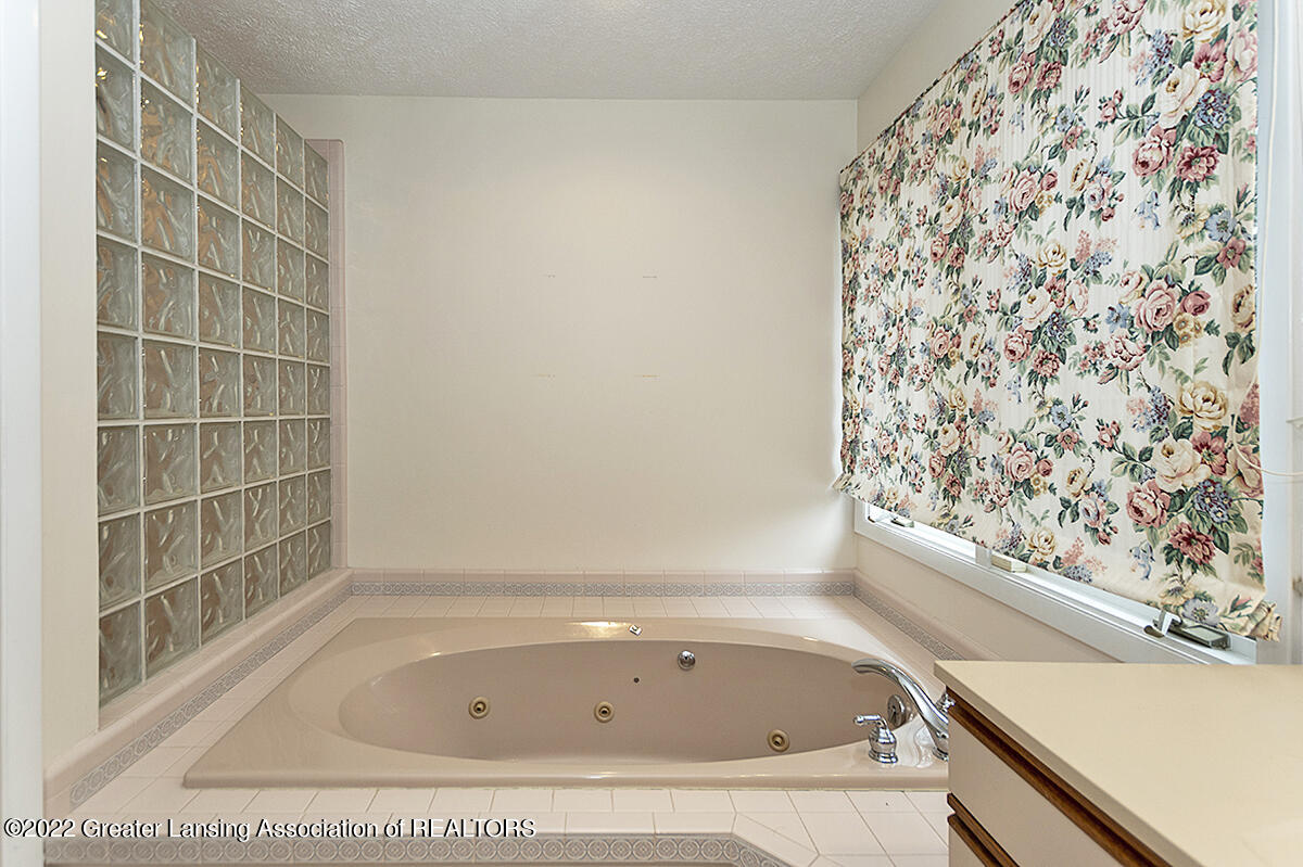 2514 Dustin Road Okemos, MI 48864 - Photo 28 of 43 27