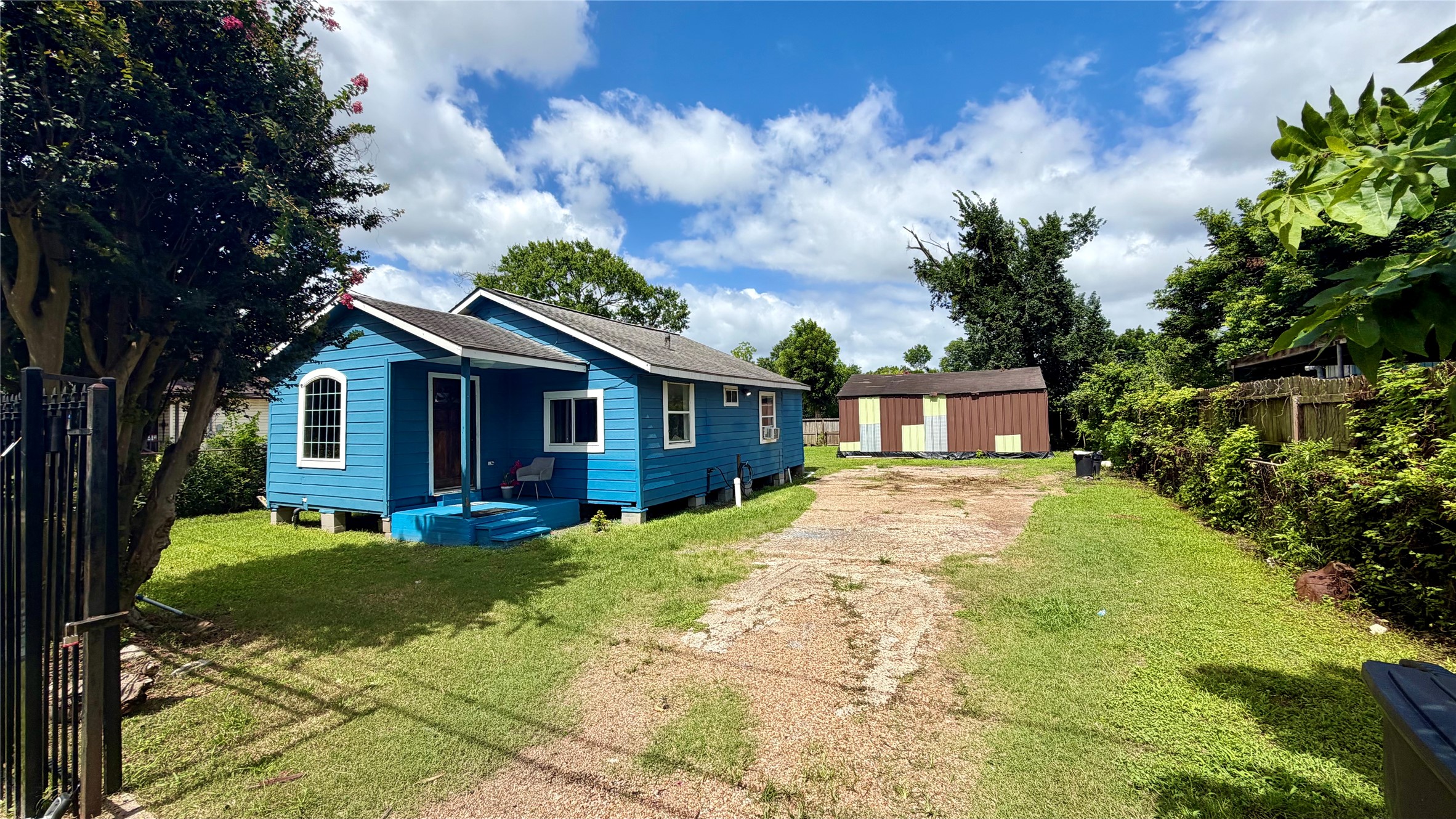 8116 Sandra - 2 bedroom, 1 bath gated