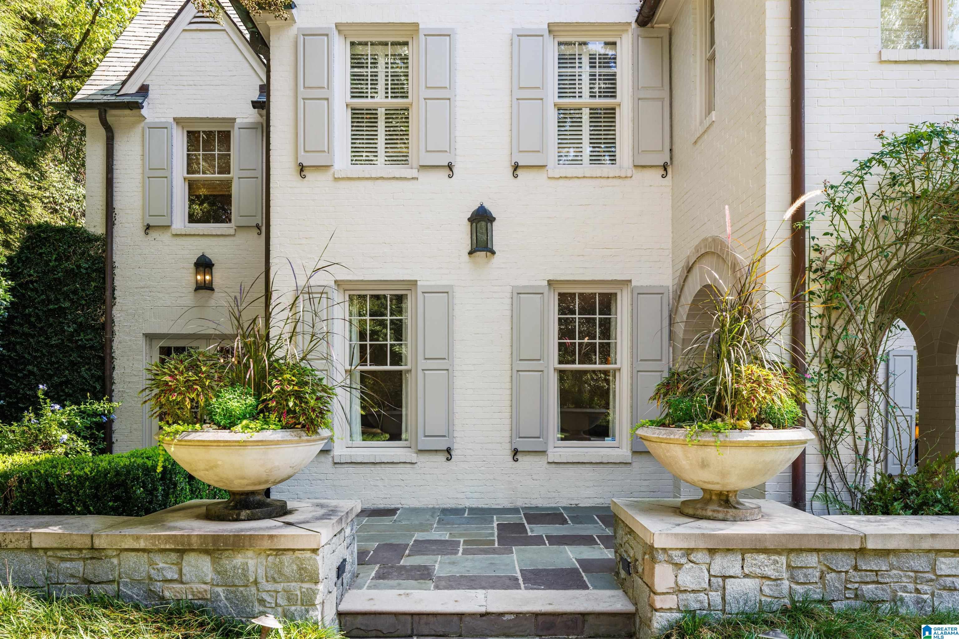 3187 Overhill Road Mountain Brook, AL 35223 - Photo 6 of 100 Gallery Image 6